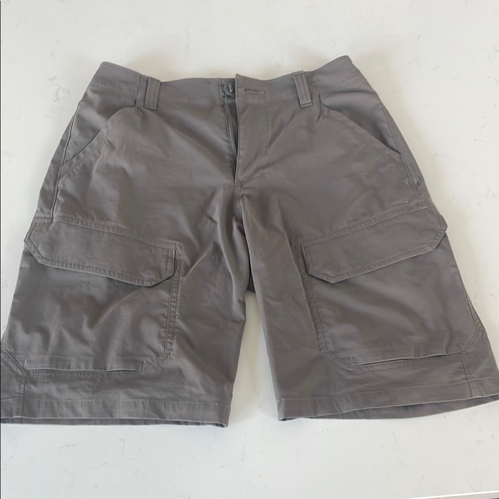 Men's UnderArmour Gray Cargo Shorts